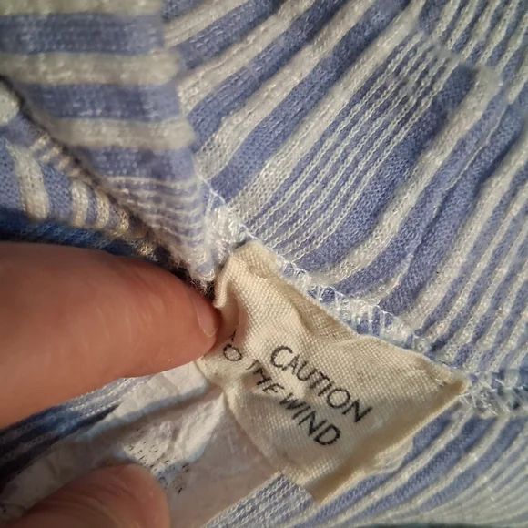 Soft Sleeveless Blue And White Sweater Dress Caution To The Wind Small - Picture 3 of 3